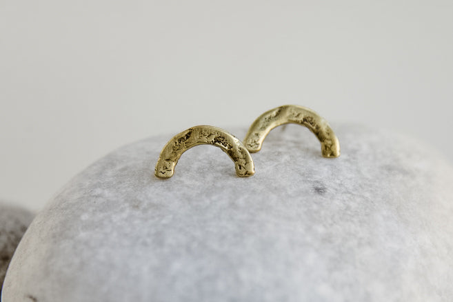 Arch Studs Bronze