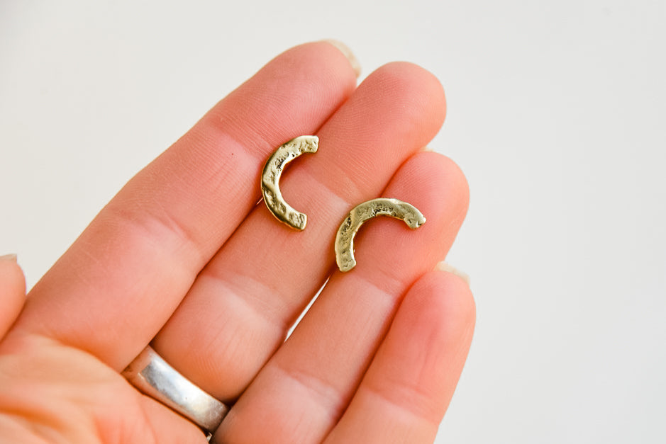 Arch Studs Bronze