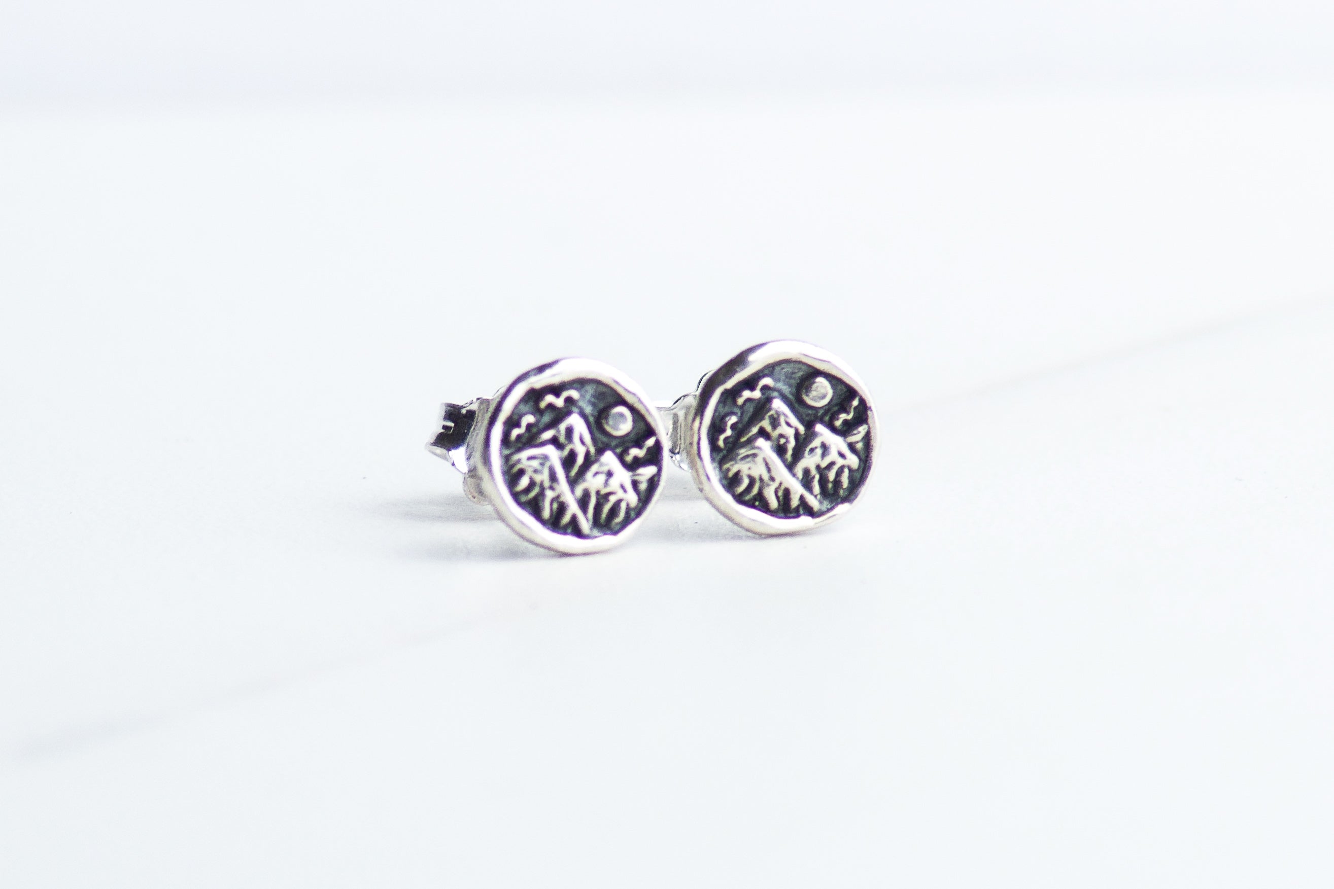 Wander Studs